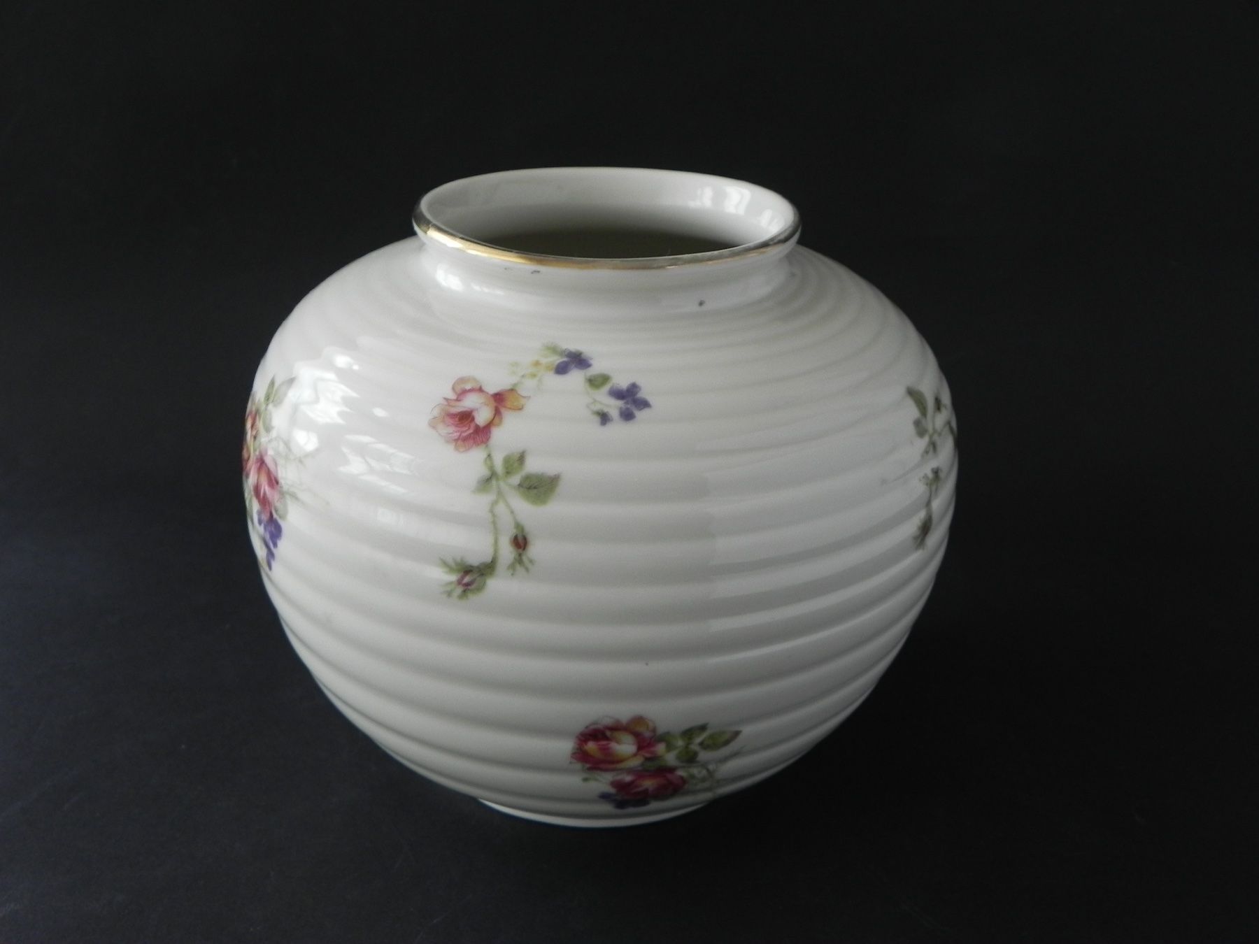 Vasi & Recipienti: Grosse schöne Vase gerippt von Langenthal 1946 – Usato da Zürich venduto da LodgE-21 1