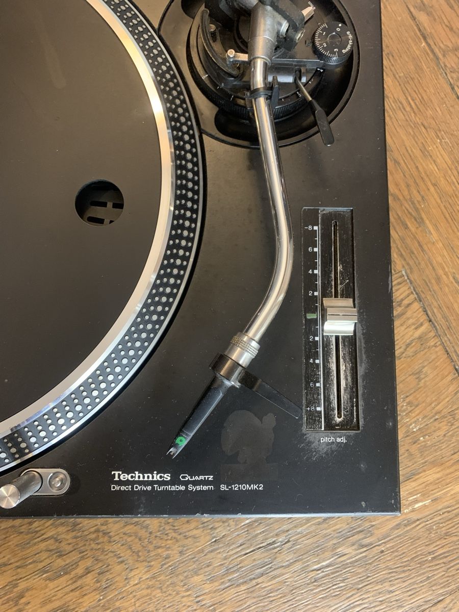 Technics Tourne-disques: Plattenspieler Technics SL-1210MK2 – D'occasion à Basel par Auktion_1000 8