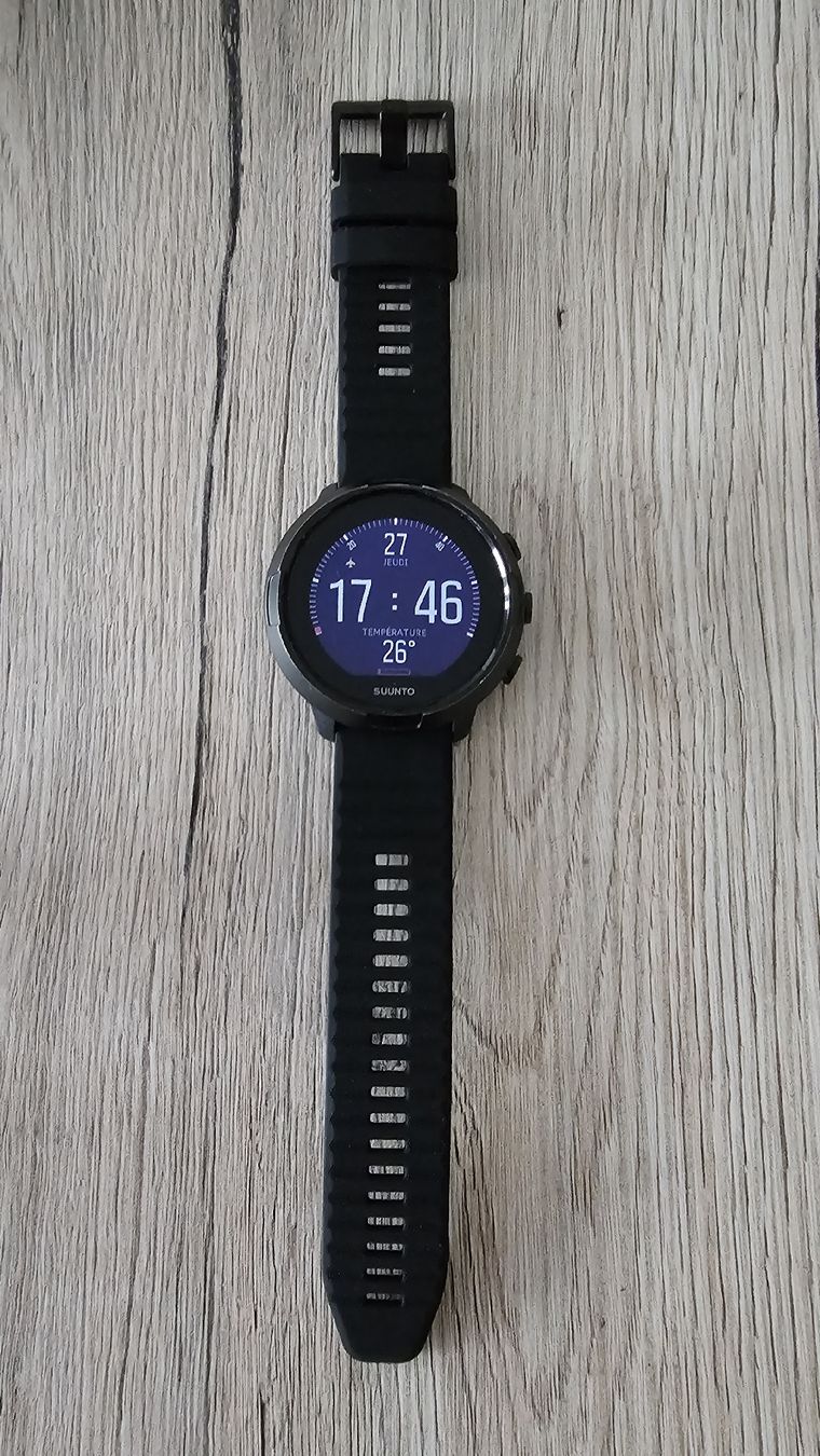 Suunto Smartwatch: Suunto D5 tauchcomputer – Usato da Naters venduto da Tim.schny