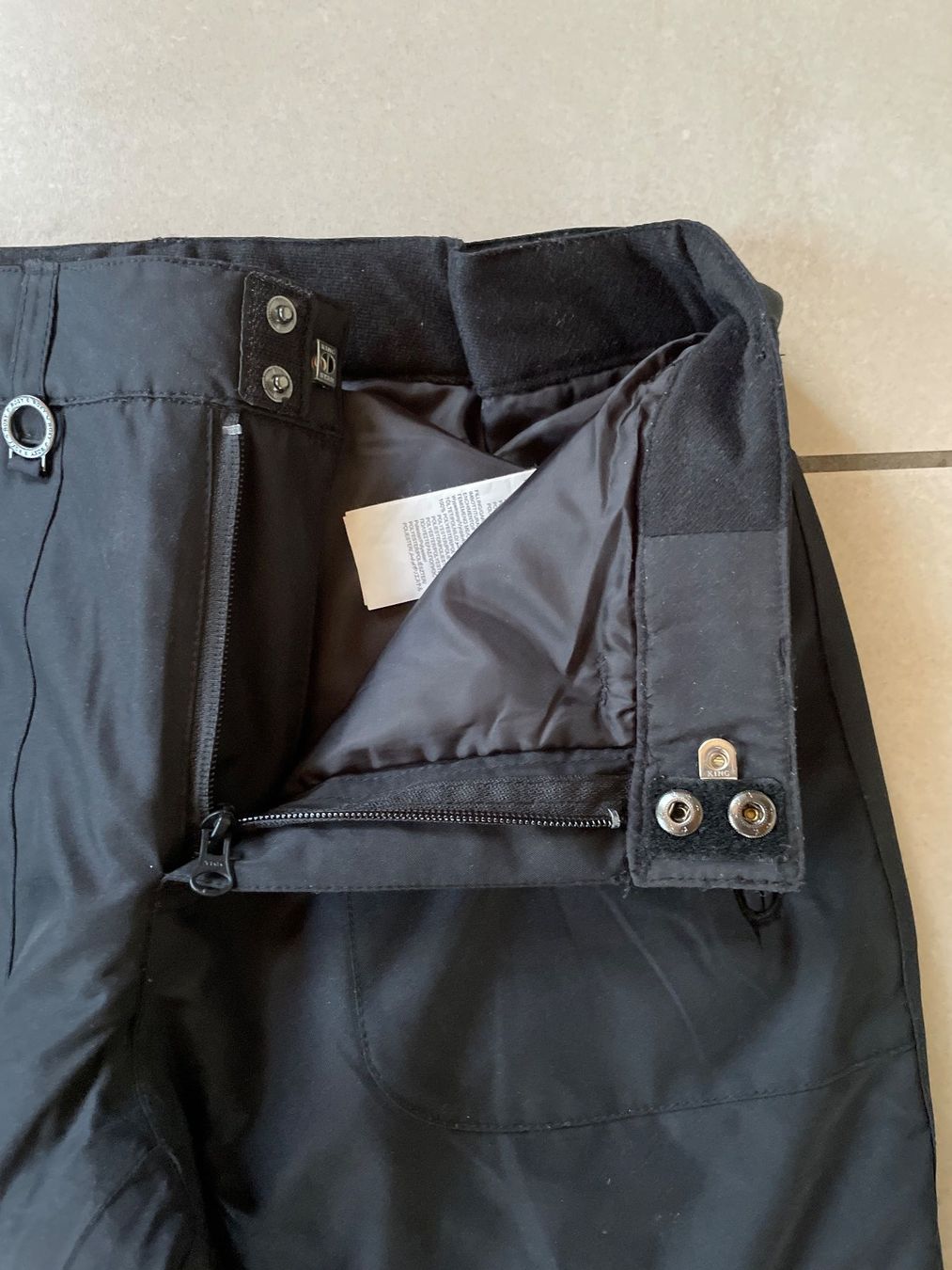 Roxy Pantaloni: Damen Skihose, von ROXY, Gr. M, schwarz – Usato da Cham venduto da 2eye 3