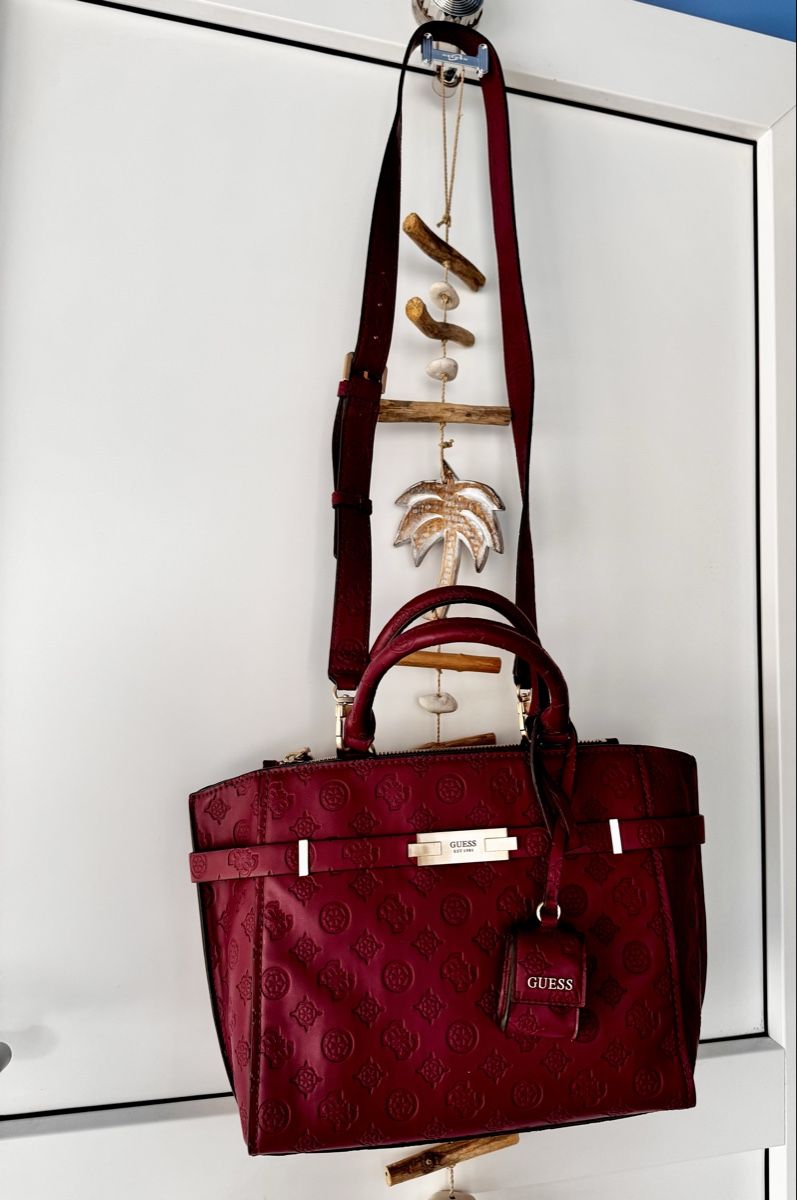 Guess Borse da donna: Sac à main Guess rose foncé – Nuovo (secondo la descrizione) da Lausanne venduto da Flomag