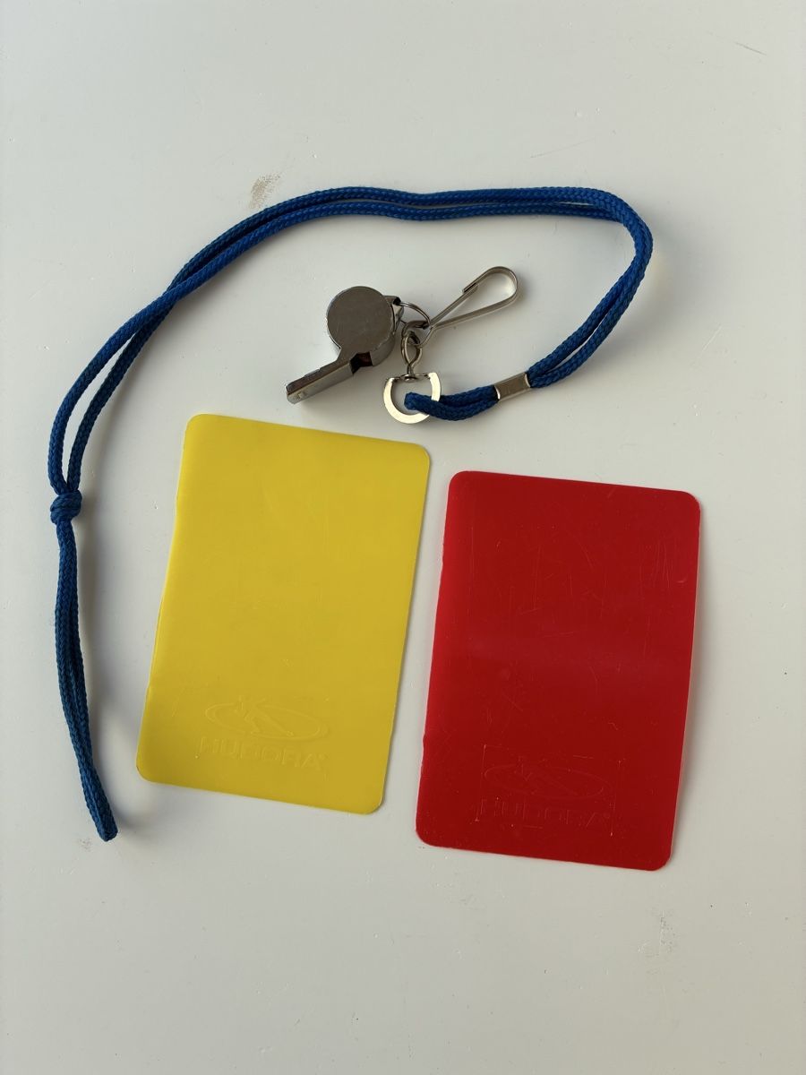 Spielzeuge: Hudora Referee Kit / Schiedsrichter-Set – Gebraucht aus Lucens von metaD