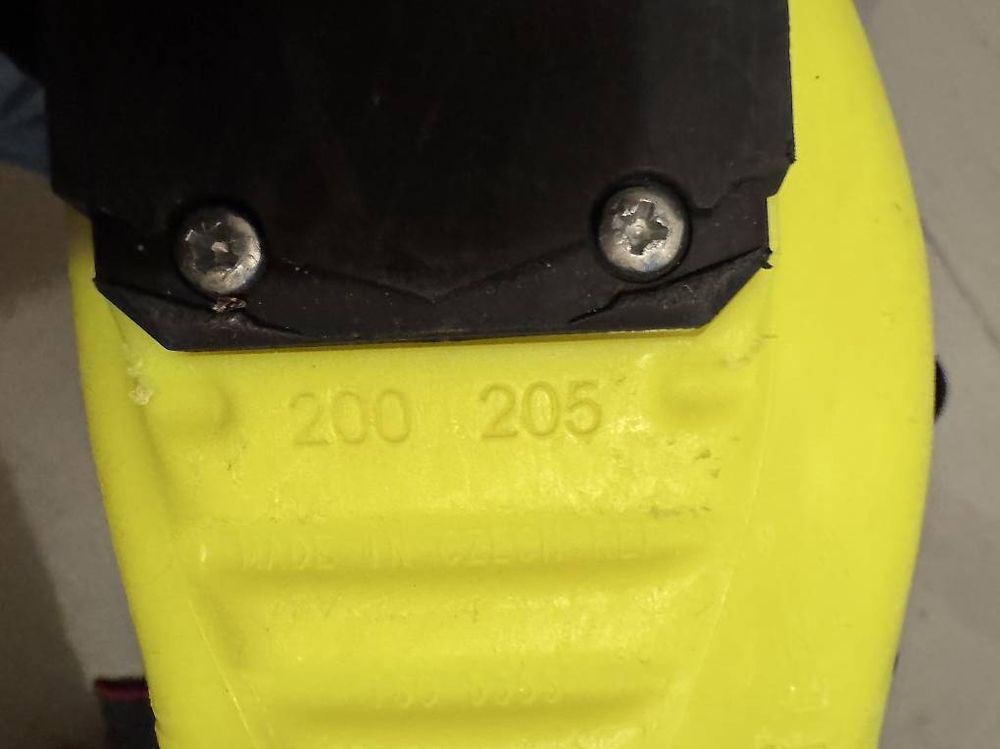Chaussures garçon: Kinder-Skischuhe Grösse 200 - 205 – D'occasion à Luzern par habasch83 1