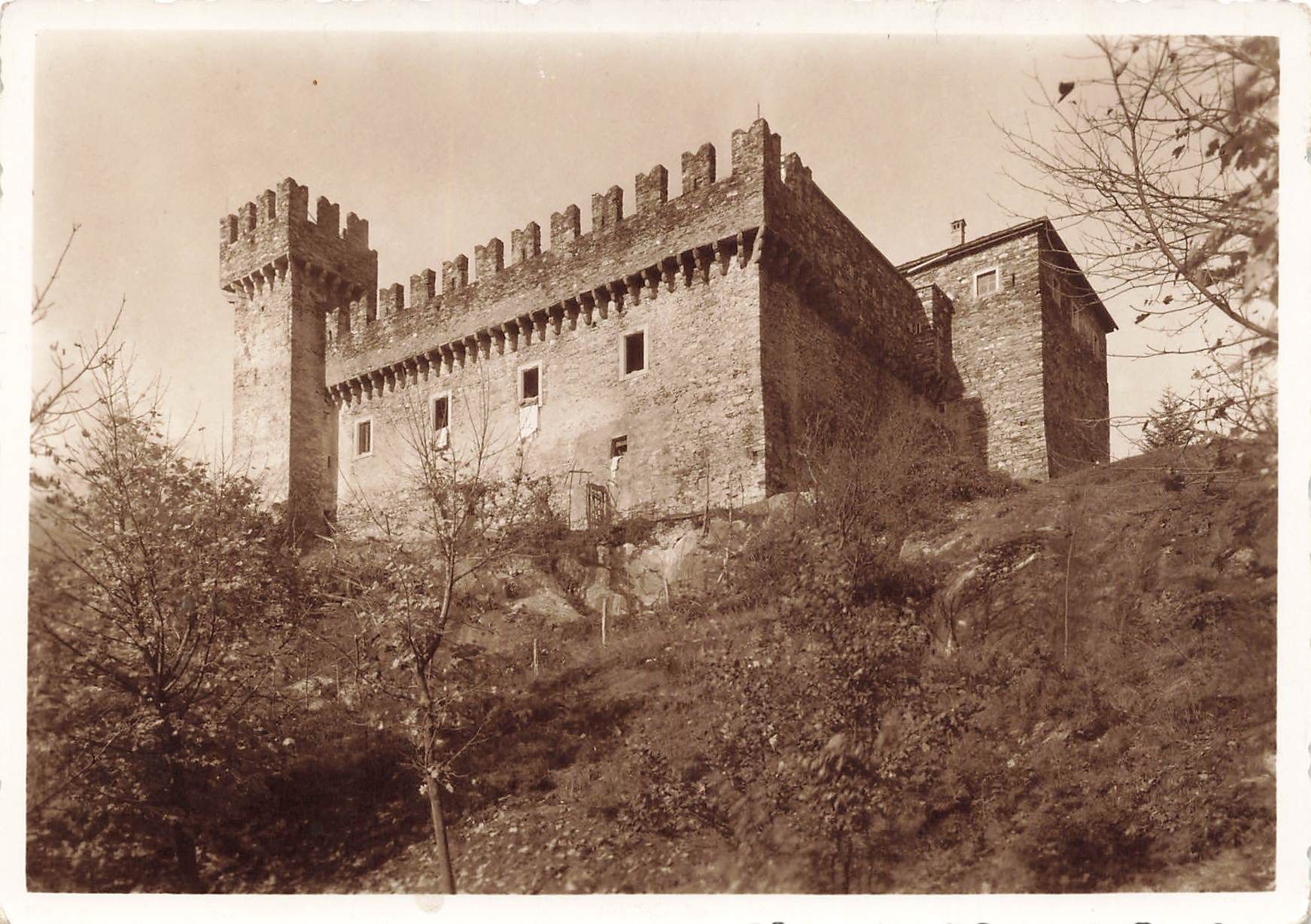 Cartes postales: Bellinzona castello Schloss G – D'occasion à Biasca par Blenio71