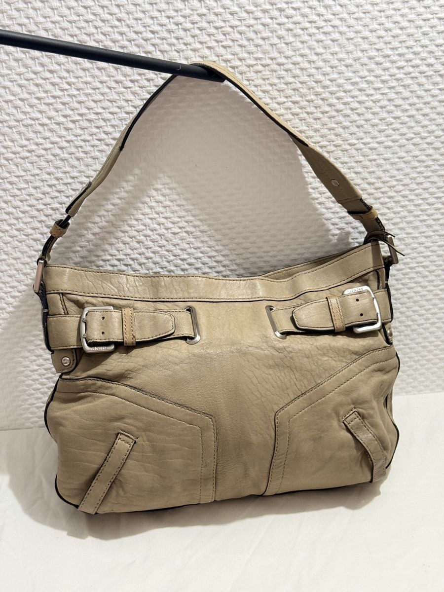 DKNY Sacs femmes: DKNY Leather One Strap Shoulder Bag y2k – D'occasion à Geneve par DarlingVintage 3