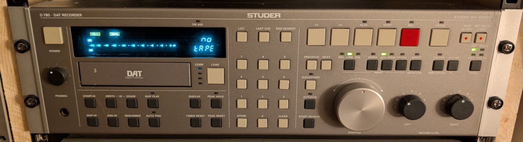Studer Console di mixaggio: Studer D780 Pro Studio-Equipment – Usato da Löhningen venduto da Guadian_90