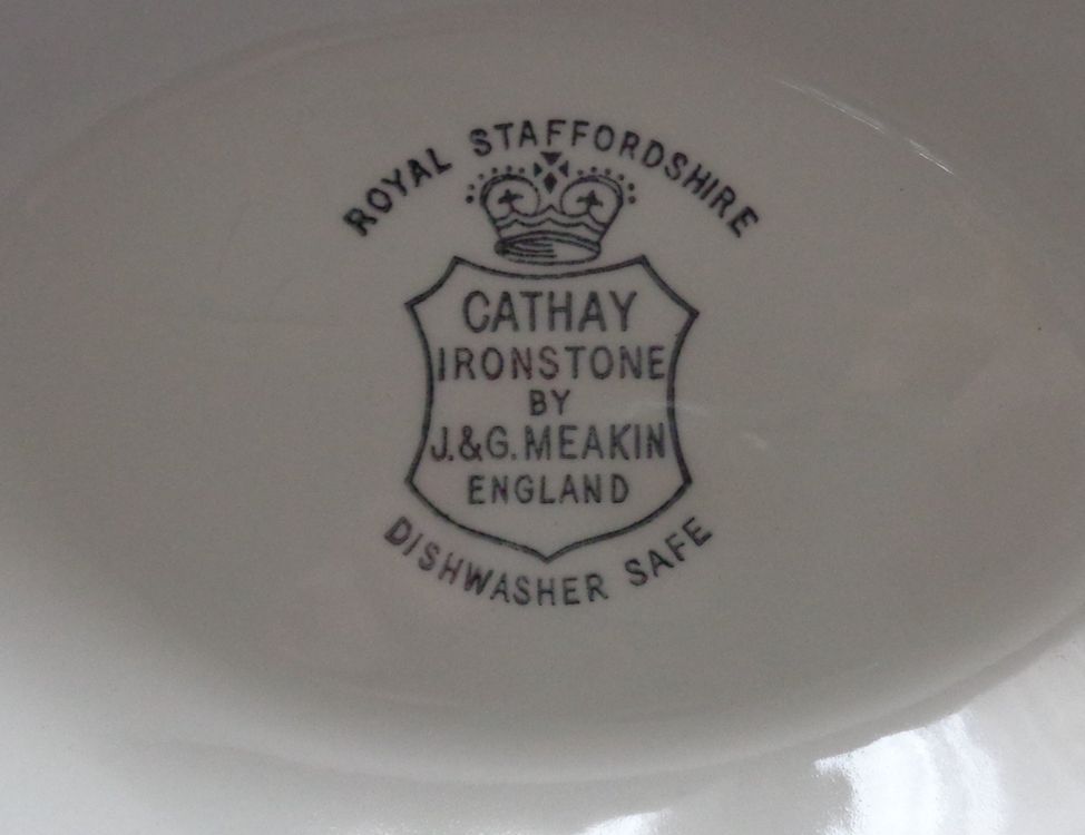 Coupes: ROYAL STAFFORDSHIRE SCHÜSSEL MIT DECKEL – D'occasion à Lausanne par kiliman73 5