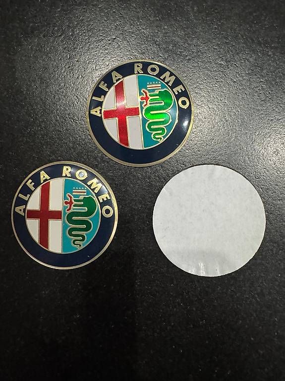 Tutti pezzi di ricambio auto: Cache Roue bouchon jante Alfa Romeo 60mm – Usato da St-Blaise venduto da cielouvert 1