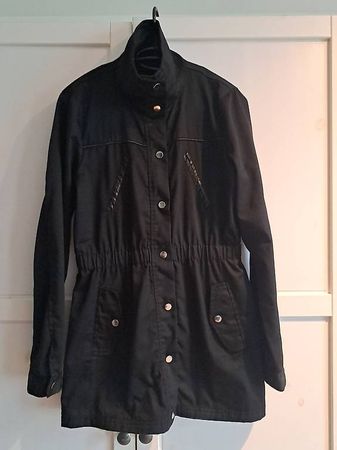 Leichte schwarze Stoffjacke in Grösse M