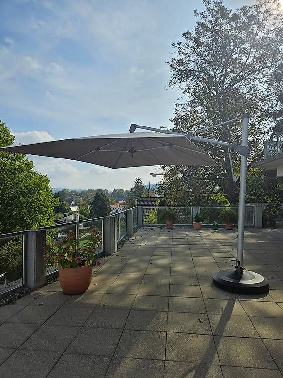 Sonnenschirme: Sonnenschirm mit Sockel – Gebraucht aus Romanshorn von Deme15 4