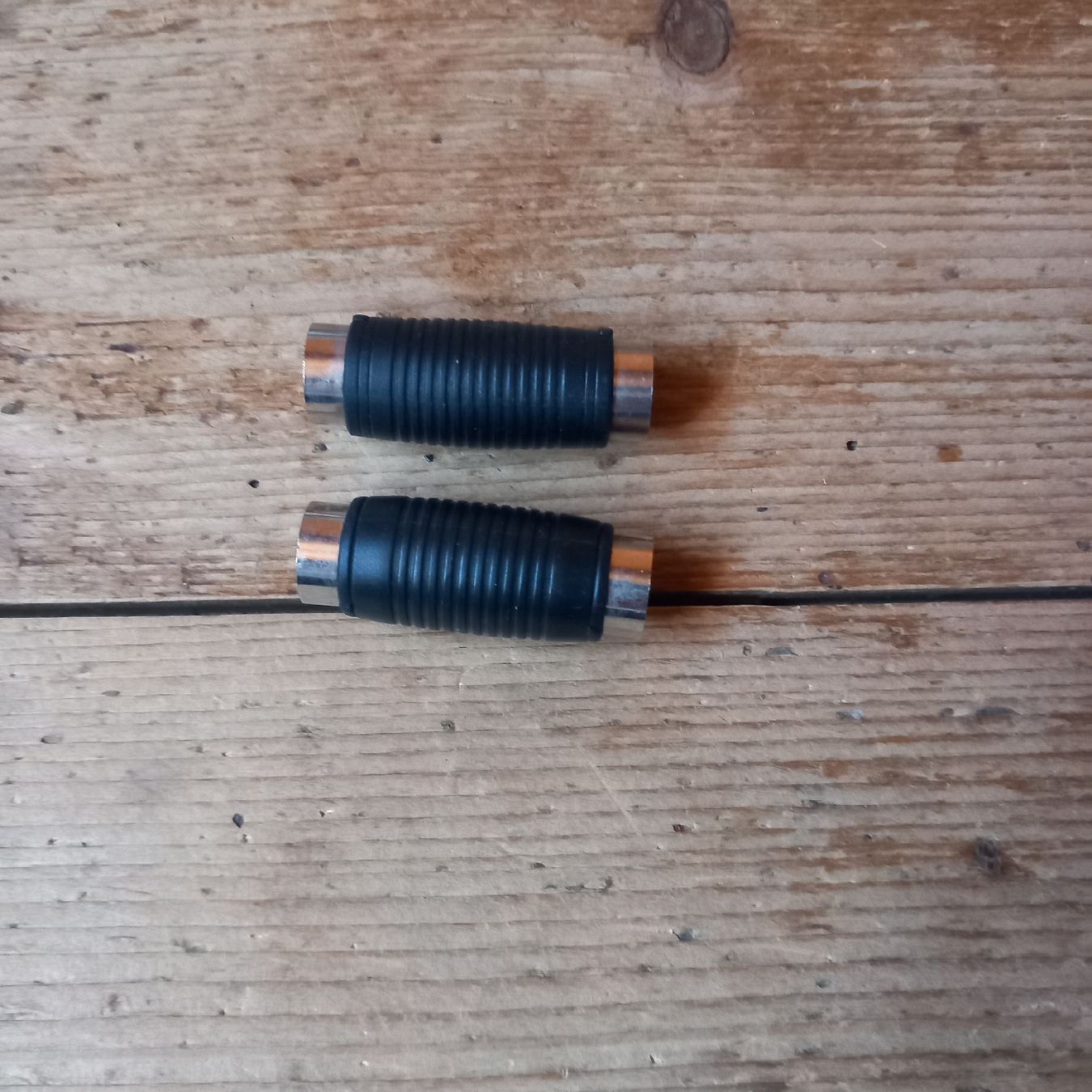 Laufwerke & Adapter: 2x MIDI Adapter verlängerung – Gebraucht aus Ebnat-Kappel von blazzi