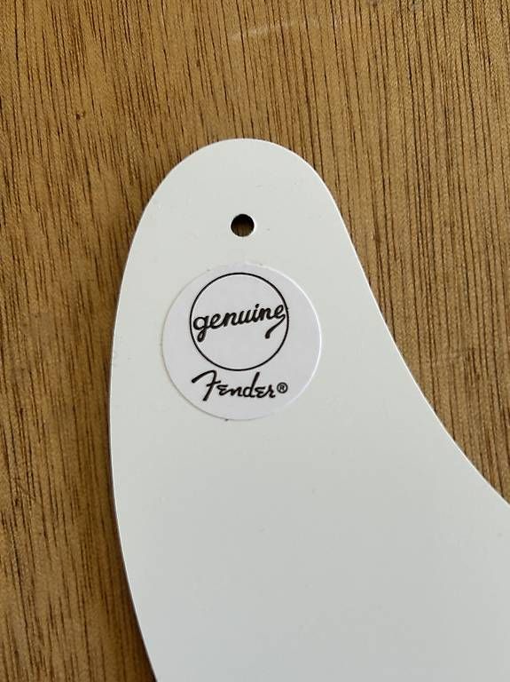 Parois & plafonds: Fender Telecaster Pickguard White Pearl – D'occasion à Wabern par kiasiguitars 2