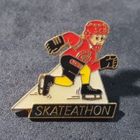 Y235 - Pin Eishockey Schlittschuh Club SC Bern / Skateathon