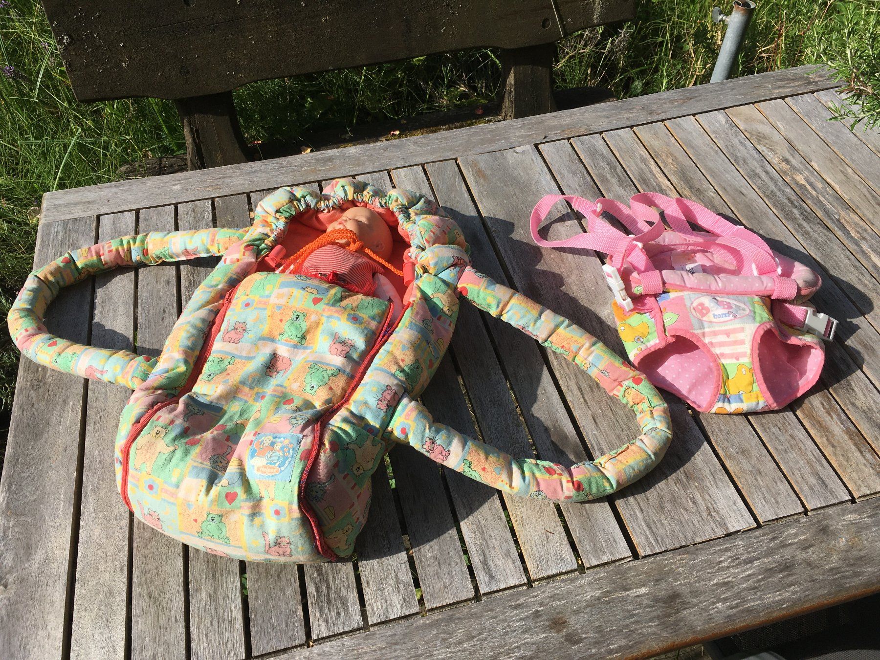 Puppen: Puppe mit passender Tragtasche und Bauchtrage – Gebraucht aus Zürich von Anatas1