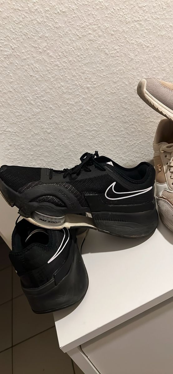 Nike Scarpe da uomo: Chaussure Nike  – Nuovo (secondo la descrizione) da Neuchâtel venduto da sai_6zhx