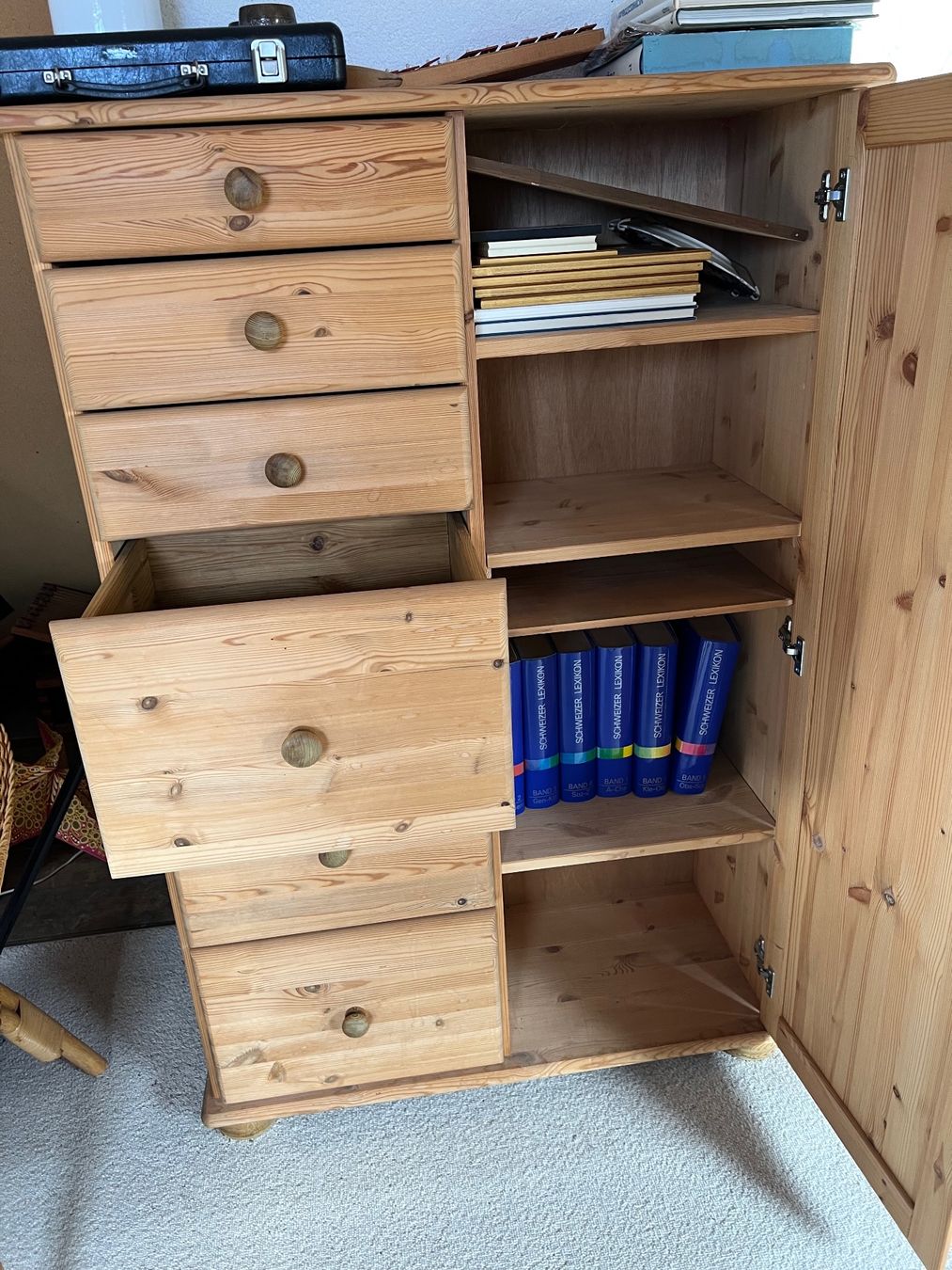 Armoires: Holzschrank (Typ Schafreite) – D'occasion à Arlesheim par groethli47 1
