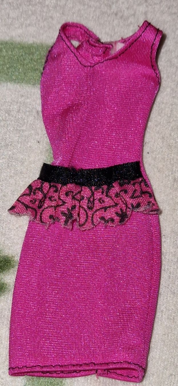 Bambole: Robe pour Barbie – Usato da Couvet venduto da Pioune