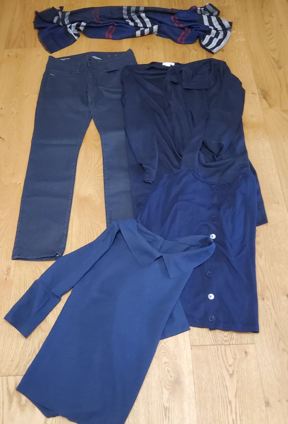 Benetton Lotti di vestiti: Kleiderpacket 5 Teile – Usato da Naters venduto da 3904Naters
