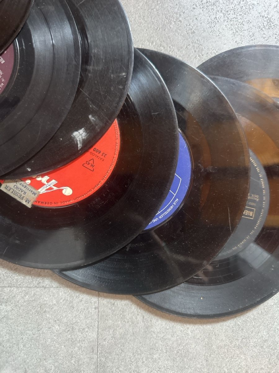 Dischi in vinile: Vinyl Schallplatten Sammlung Deko – Difettoso da Flanthey venduto da ale_xandra 1