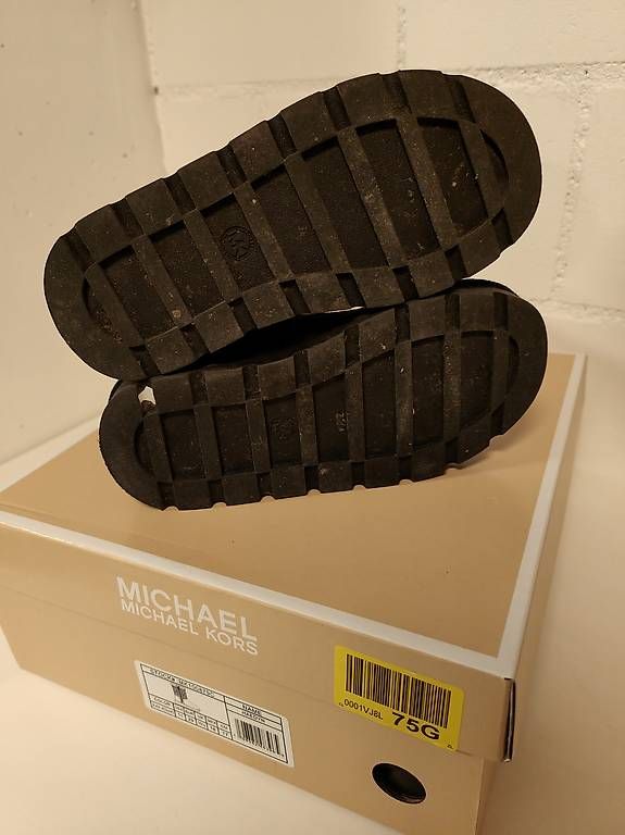 Michael Kors Chaussures filles: Michael kors Winterstiefel – D'occasion à Veltheim AG par Di.N.C.G 3