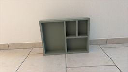 Wandregal Holz grau-blau mit Fächern 