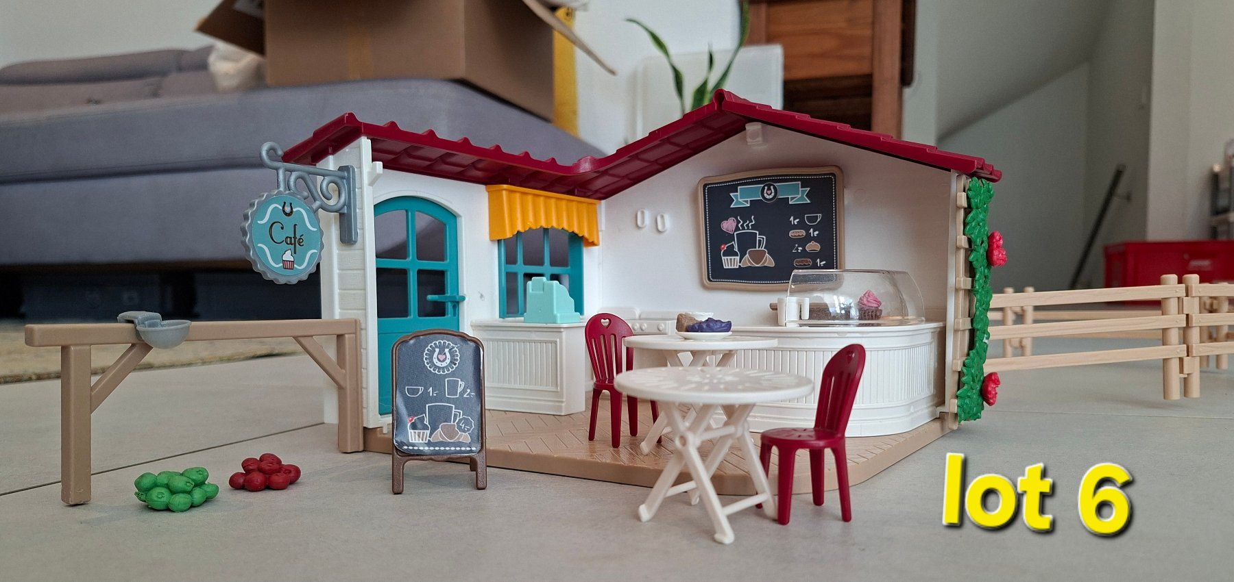 Schleich Giocattoli: Café avec clôture de la marque Schleich – Usato da Grolley venduto da gus_yr9z 1