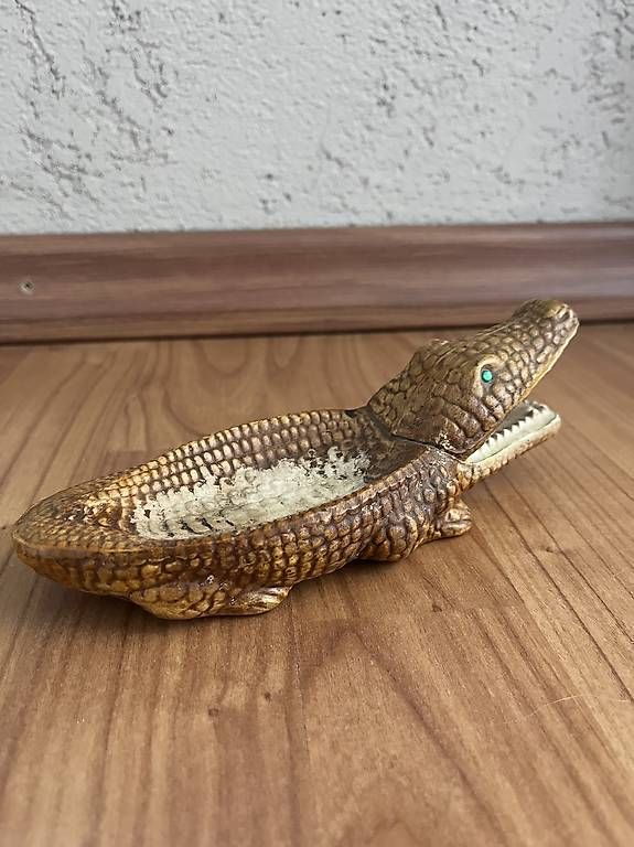 Articoli in legno: Krokodil schale vintage – Usato da Basel venduto da Julian_280 1
