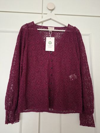 Sézane blouse Gaya en dentelle violette – T36 – Neuve 
