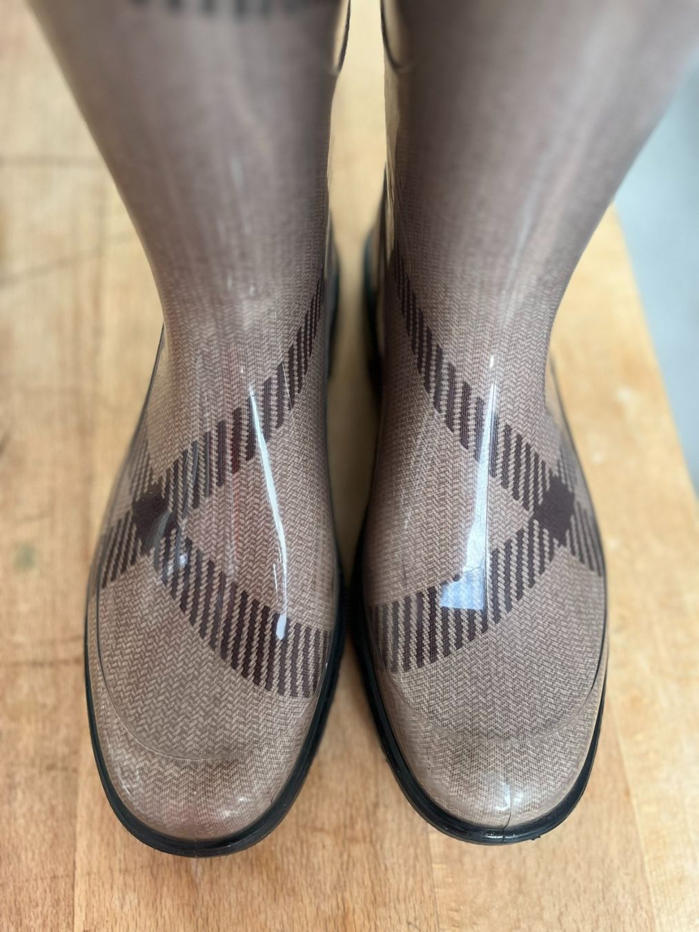 Burberry Scarpe da donna: Burberry Gummistiefel – Usato da Basel venduto da adrienne.develey 2