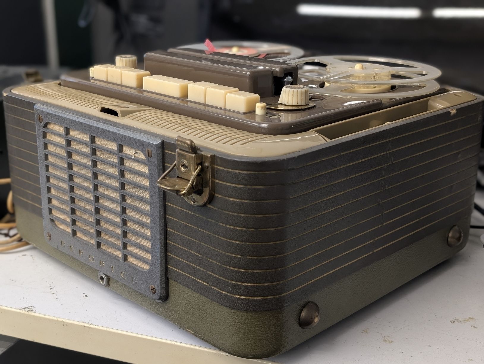 Grundig Bandmaschinen: Grundig Reporter TK12 Tonbandgerät – Defekt aus Breitenbach von Dribbel 3