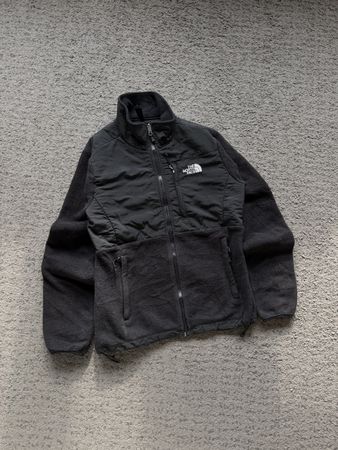 15.Veste polaire The North Face noire pour femme taille S