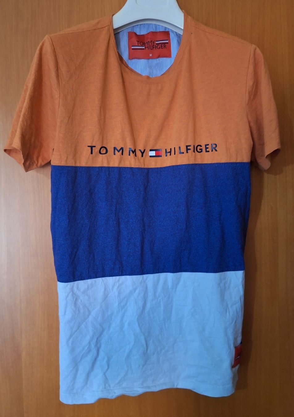 T-Shirts: tshirt Tommy Hilfiger M – Gebraucht aus Bellinzona von labottegadiElena