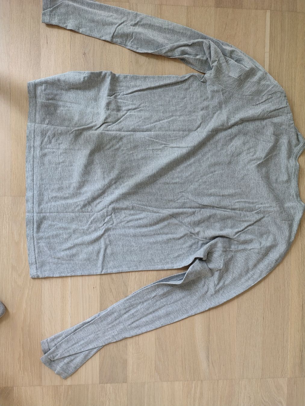 Adidas Pullover & Sweatshirts: Adidas Sweatshirt Grösse M – Gebraucht aus Regensdorf von szo_xjg5 1