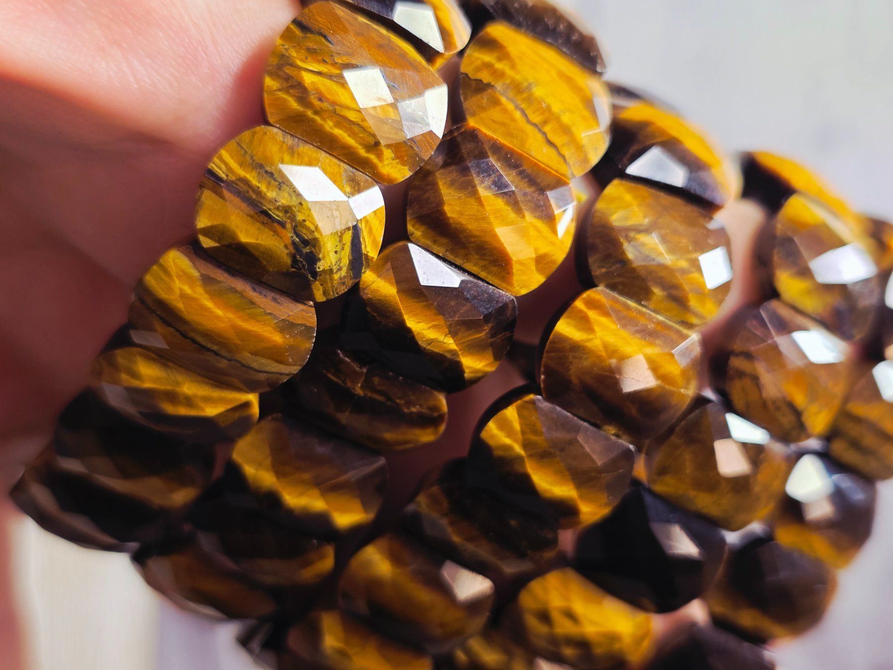 Minerali & Pietre curative: Hochwertiges Tigerauge Softbangle Armband – Nuovo e nell'imballaggio originale da Matzingen venduto da Shay_Crystalz 3