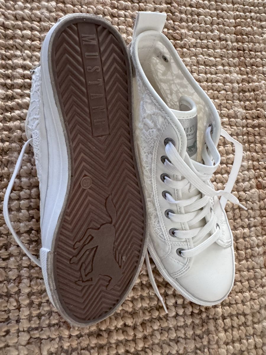 Mustang Scarpe da donna: Sneakers MUSTANG mit Spitze – Nuovo (secondo la descrizione) da Zollikofen venduto da AureusManus 2