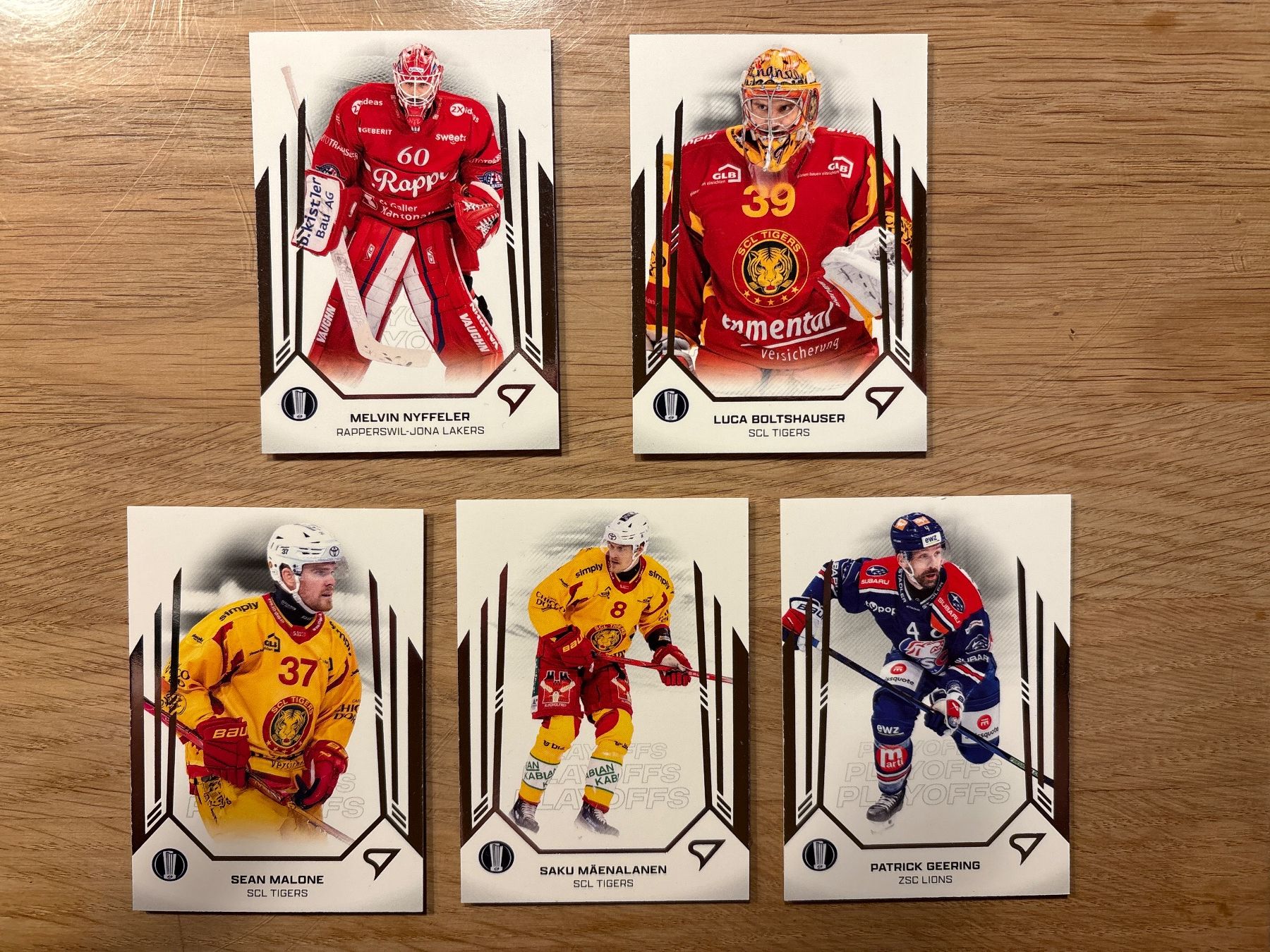 Sportzoo Carte collezionabili: Sportzoo Playoff 24/25 – Nuovo (secondo la descrizione) da Pfäffikon ZH venduto da Hogersepp87