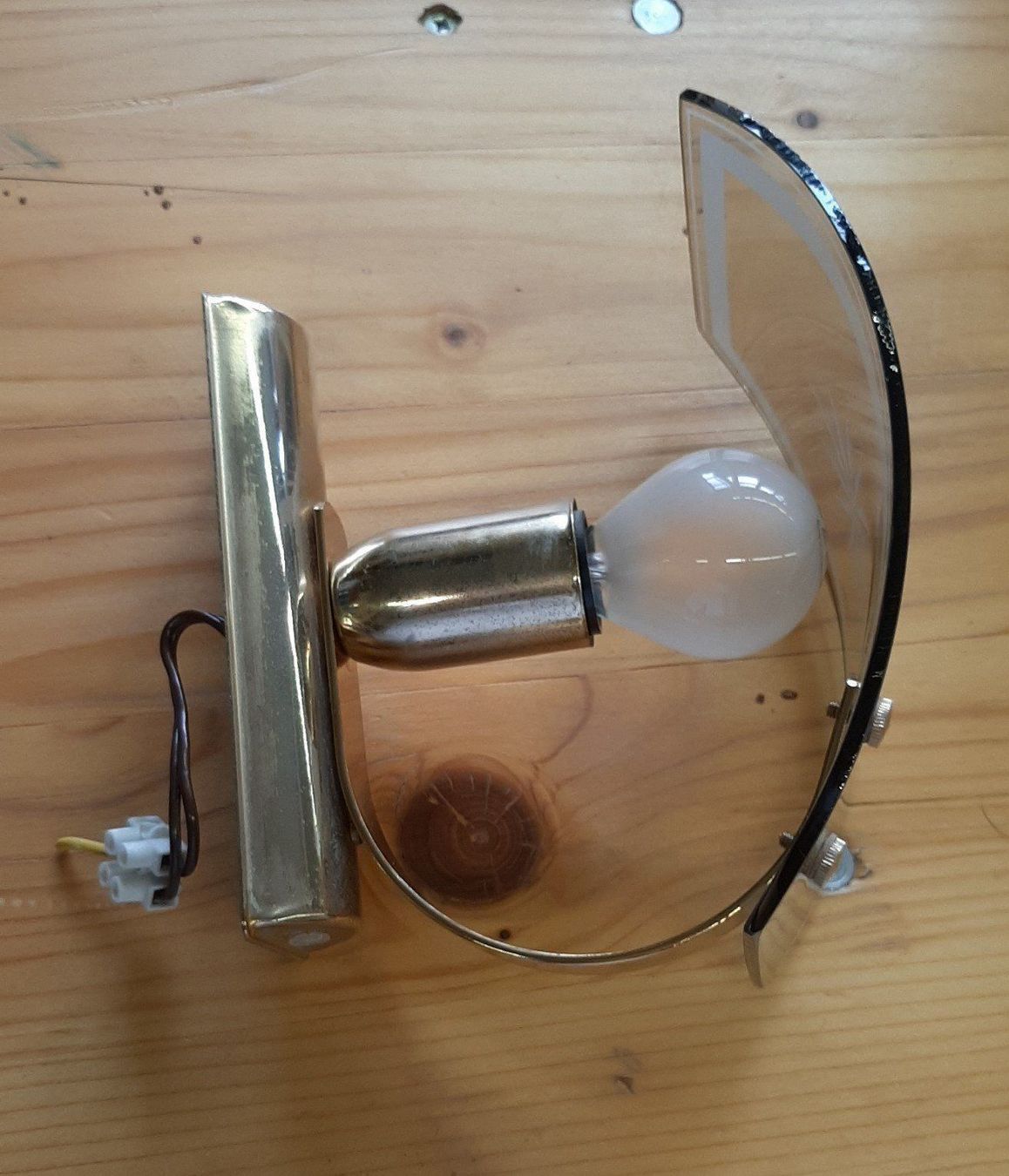 Lampen: edle Wandlampe Holz/Messing – Gebraucht aus Mosnang von KurtHe 1