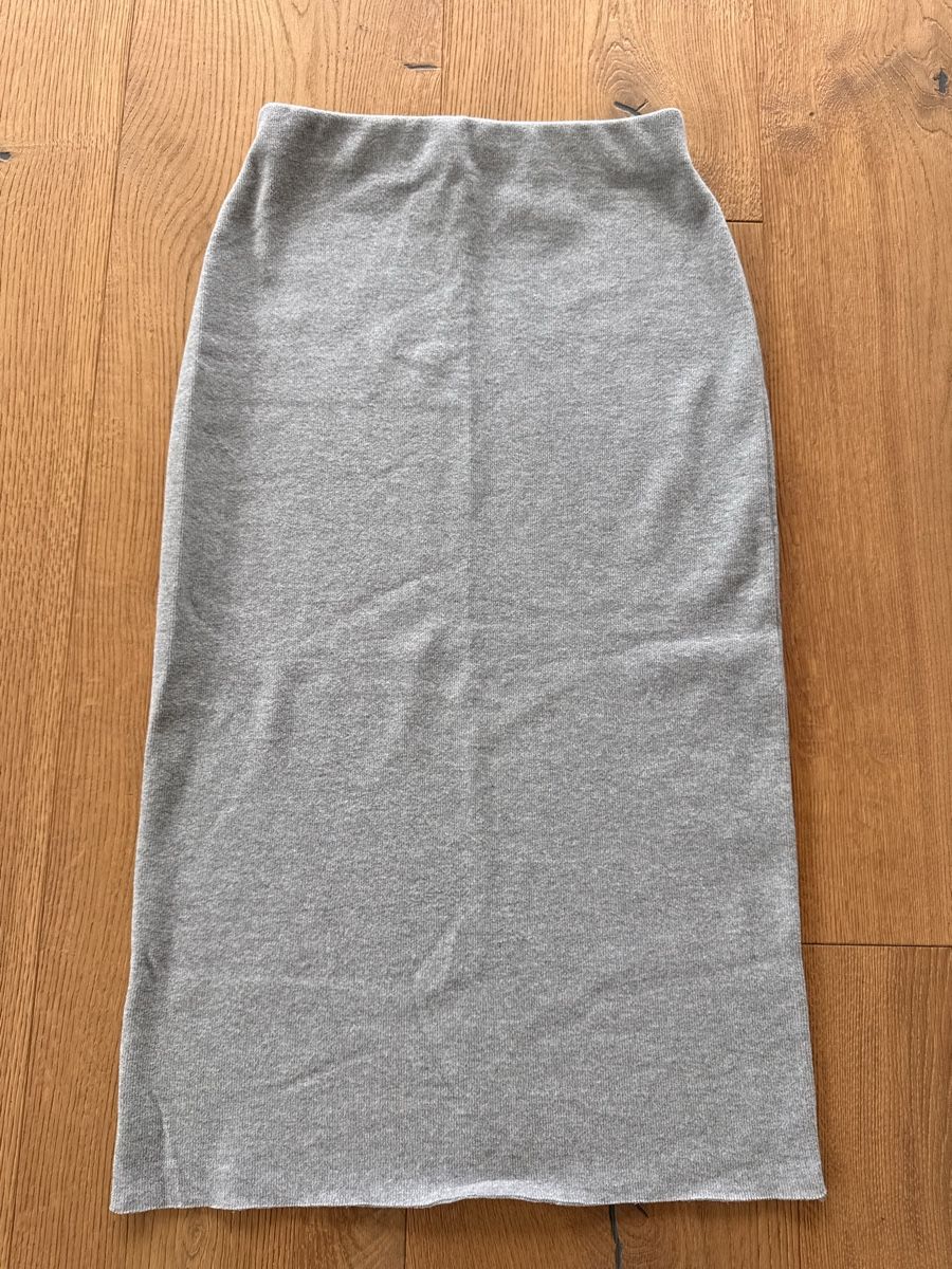 Pull&Bear Gonne: Pull & Bear Soft Midi Rock Jupe in grau Gr. S – Usato da Altendorf venduto da PiaLang
