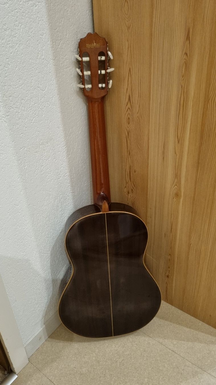 Instruments de musique: Gitarre – D'occasion à Berikon par Meier-HolzerTanja 1