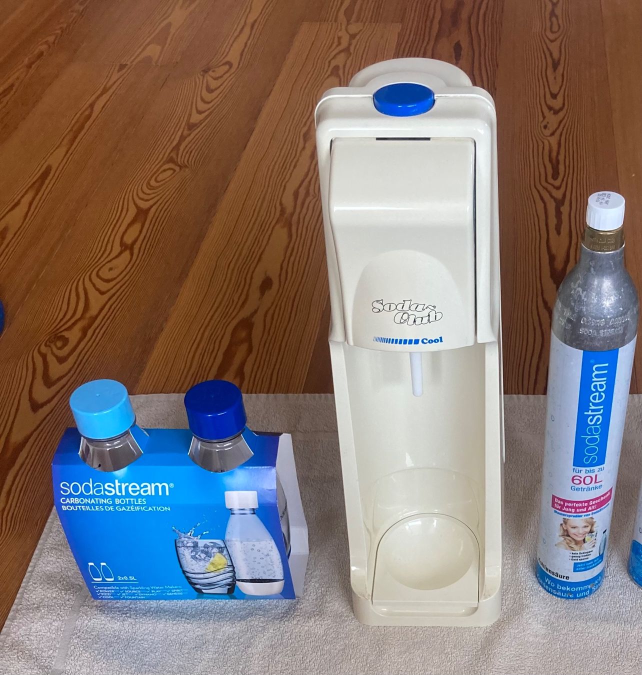 Soda-Club Cool Wassersprudler mit 1 Zylinder +2 Flaschen! (D'occasion) à Ebikon pour CHF 19 – retrait uniquement