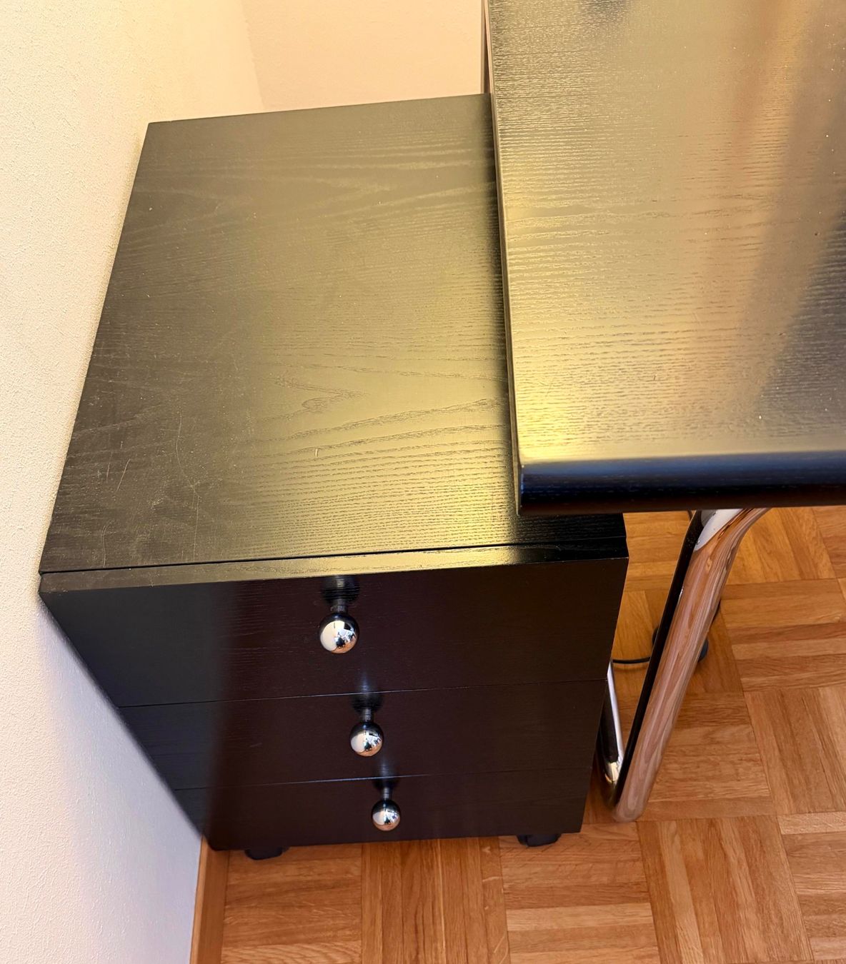 Victoria Möbel Tische: Tisch Victoria – Gebraucht aus Utzenstorf von Uhuzo 2