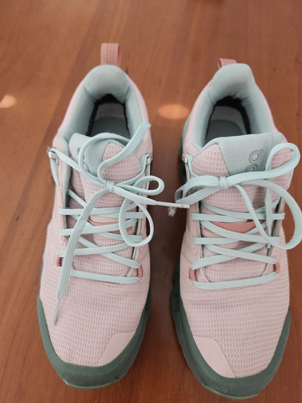 On Scarpe da donna: On Cloud Damen Laufschuhe, Grösse 39, hellgrün/rosa – Nuovo (secondo la descrizione) da Muri AG venduto da Anja1979