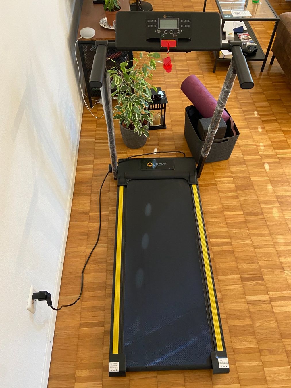 Hometrainer: Laufband Urevo Foldi Mini 10 km/h – Gebraucht aus Bonstetten von nat_t7qm 1