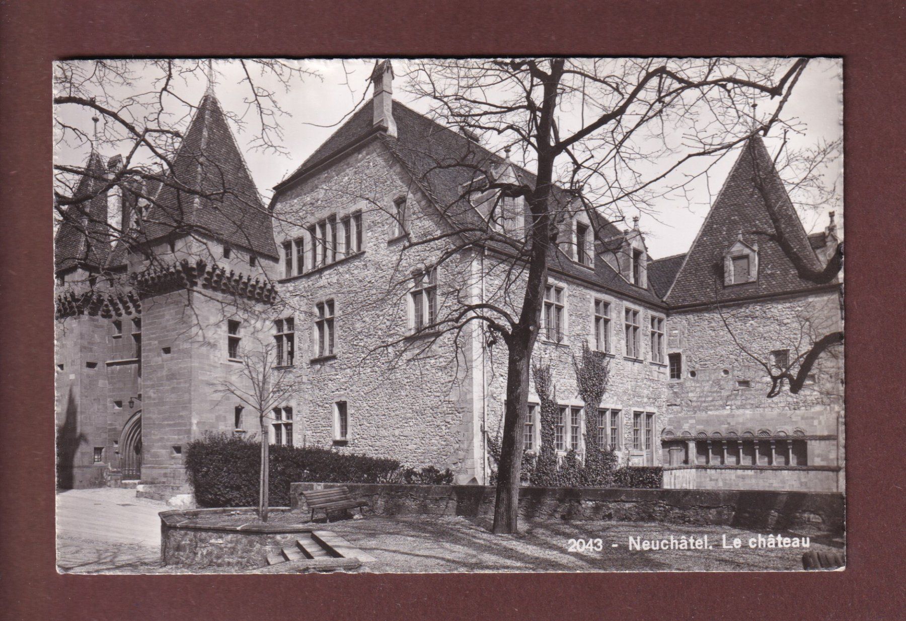 Ansichtskarten: NEUCHÂTEL - Le Château – Gebraucht aus Pully von nicecards-shop
