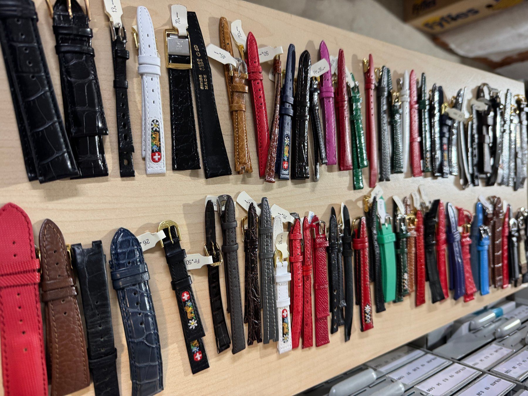 Orologi: Uhrenbänder grosses Lot – Usato da Schönenwerd venduto da Comtoise