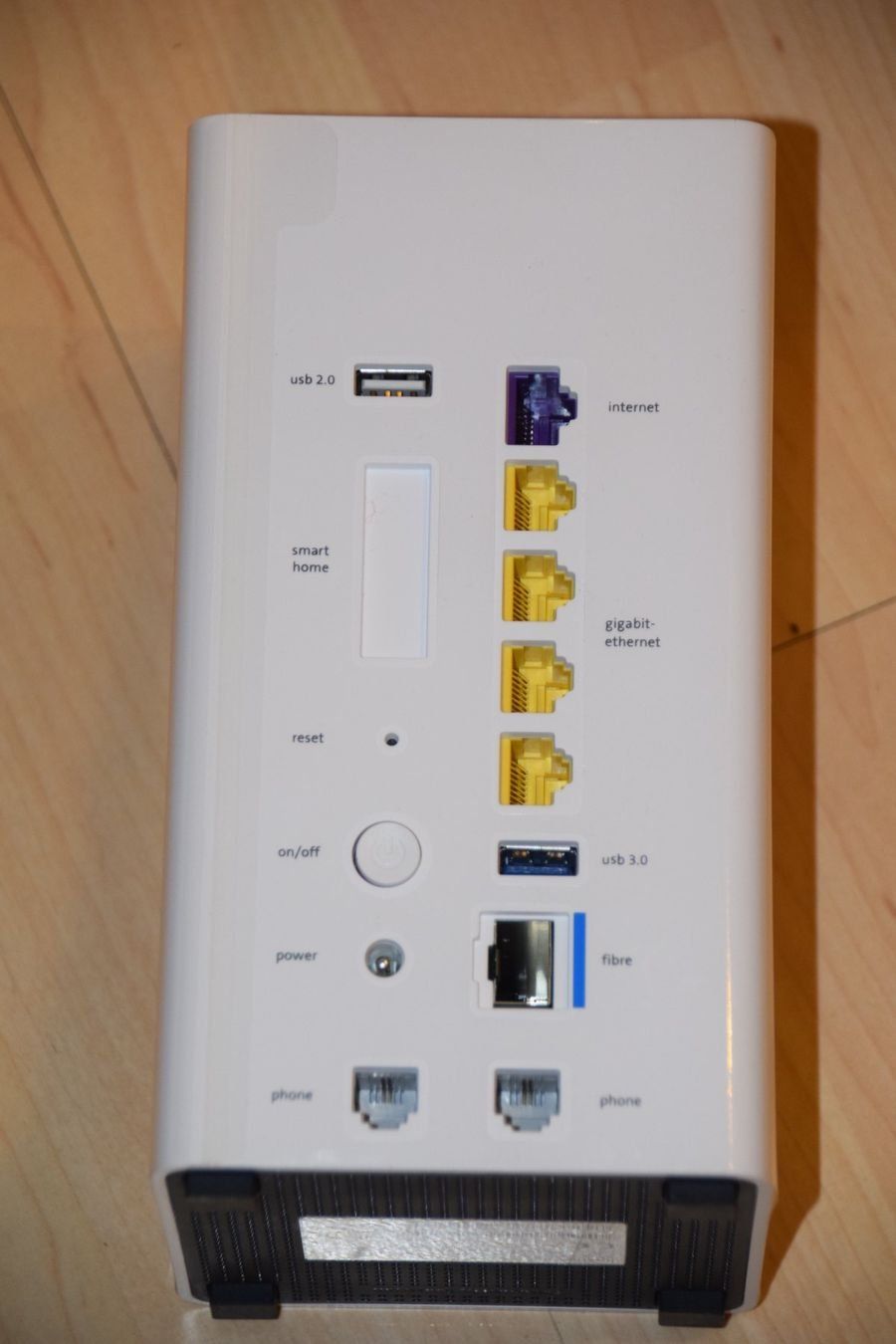 Swisscom Modems & Routeurs: Swisscom Internetbox 2 – D'occasion à Schiers par Topflash74 1