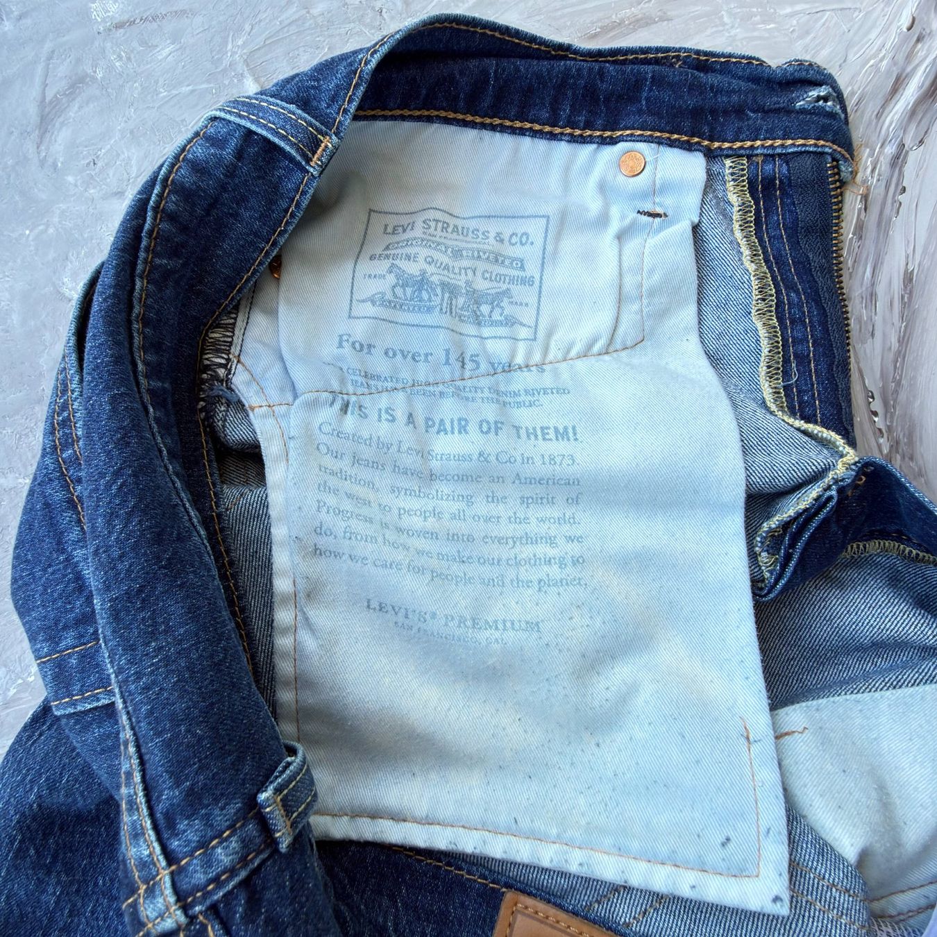 Levi's Jeans: Jean Levi's bleu brut, taille 32/30, bon – Usato da Thônex venduto da Suisse.Shopping 5