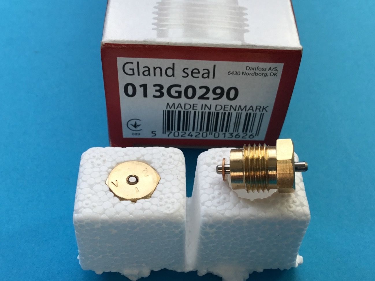 Radiatori: DANFOSS  2 Stopfbuchse zu RA Thermostat Ventilen – Nuovo e nell'imballaggio originale da St. Margrethen SG venduto da alfapeugeot10