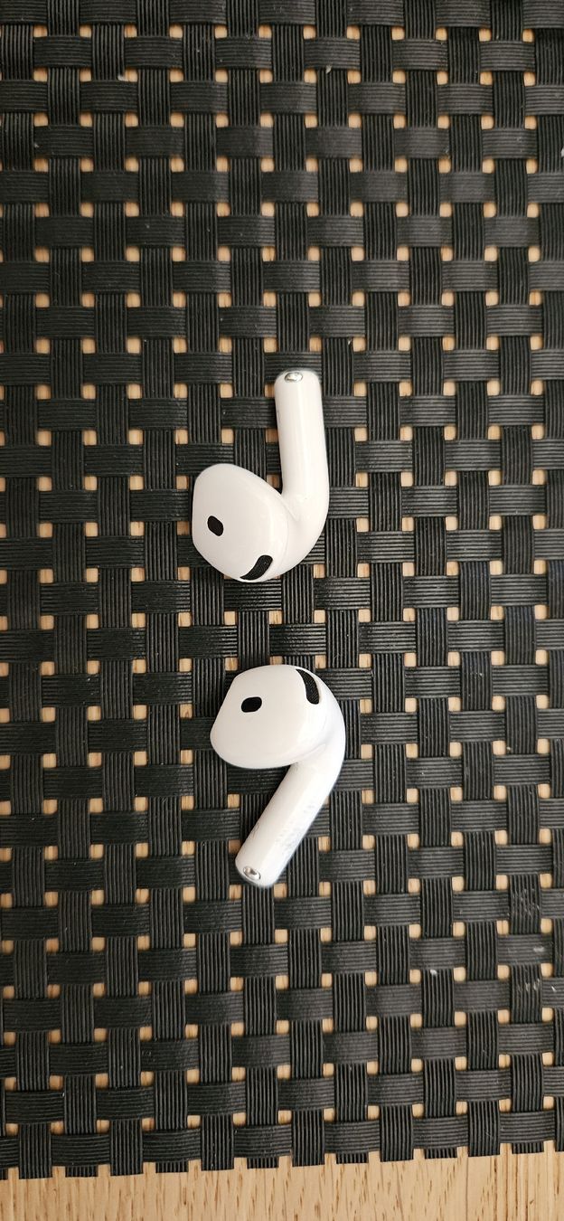Apple Kopfhörer: Apple Airpods 4 ANC – Gebraucht aus Geneve von gezcx 3