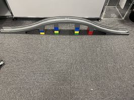 Eisenbahnbrücke mit Stützen aus LEGO Bausteinen